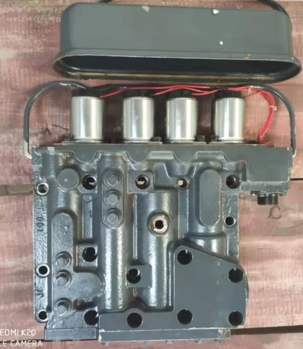 XCMG ZL40G Wheel Loader Gearbox Control Valve (Part No. ZL40.6.18A & 250200147) - Image 5