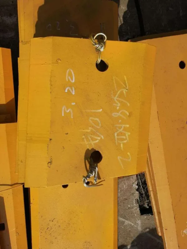 XCMG ZL50GN LW500 Wheel Loader Bucket Center Blade Cutting Edge - Part 253402997 - Image 4
