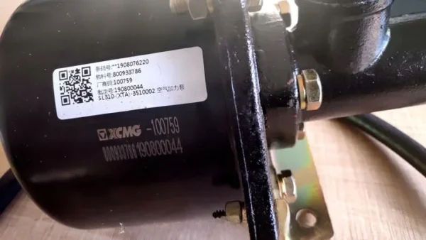 800933786 XCMG LW200kv Wheel Loader Spare Parts XCMG Brake Booster xcmg Boosting Pump - Image 4