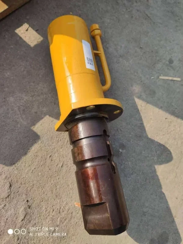 XCMG GR180 Hydraulic Cylinder 803083256 (XGYG07-170) for Motor Grader - Image 3