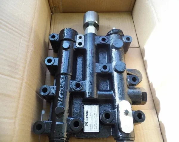 XCMG Gearbox Control Valve 250200147 ZL40.6.18A for ZL50/LW500 Wheel Loader Parts - Image 3