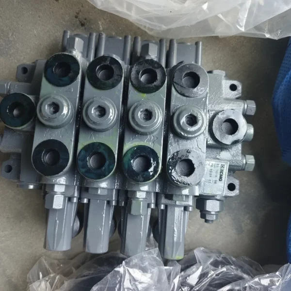 XCMG SQ16SK4Q Crane Hydraulic Valve Assembly Kit - Relief Valves & Joystick (35kg) - Image 4