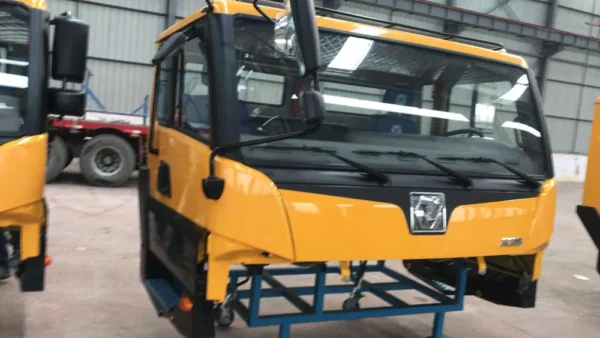 xcmg Factory Price Automotive Truck Qy25 Qy50 Crane Spare Parts Cabin Assy - صورة 3