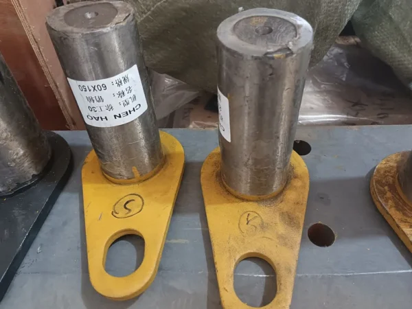 Genuine XCMG XE215D Excavator Track Chain Assembly Spare Parts | OEM 275101683 - Image 2