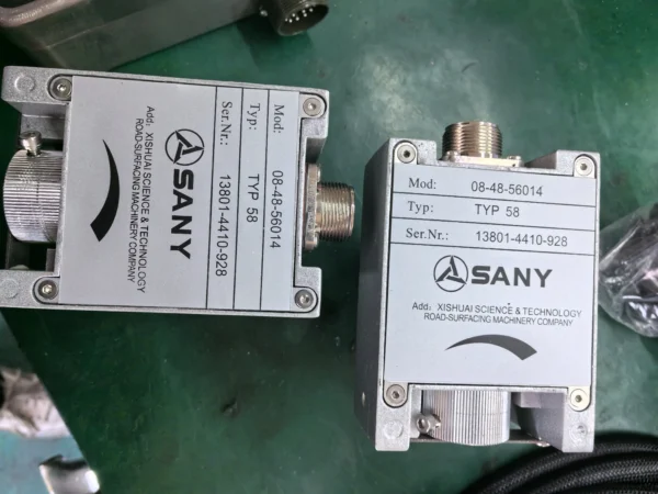 Sany Paver Liquid Level Sensor 60231910 (Material Level Detector) - Image 4