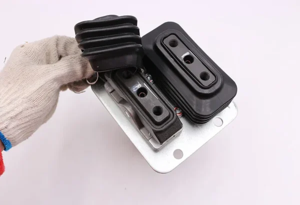 Kawasaki SANY SY215C Excavator Control Valve Pilot Foot Pedal J221-34C-100000 & PVD8PC6008 - Image 4