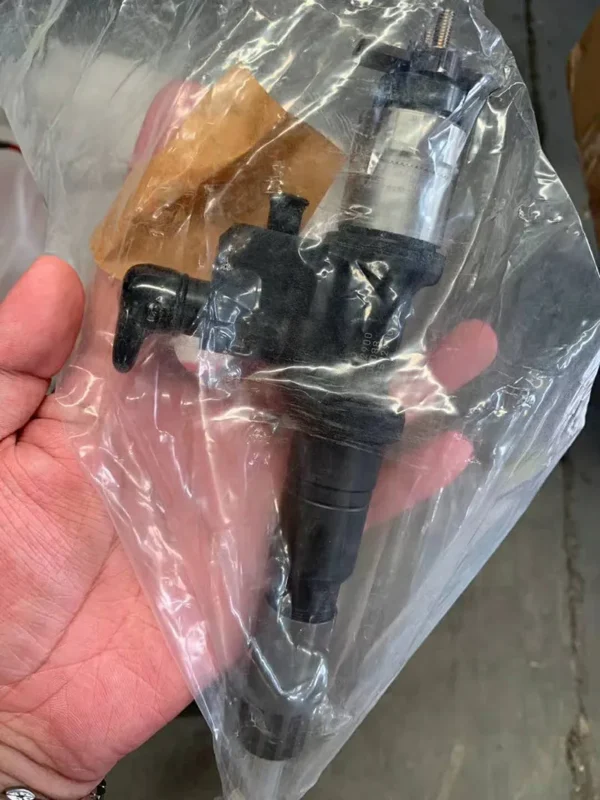 Sany Genuine Injector 60289447 (ME226718) for 195/205/215 EFI 4M50 Engines - Image 6