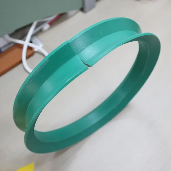 CAT Excavator Spare Part Seal Split Uesd on Ecxavator 477-3838 4773838 - Image 3