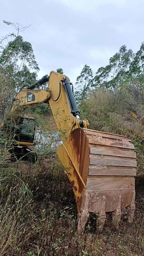2018 New Carter 336D2 excavator in stock - Image 6