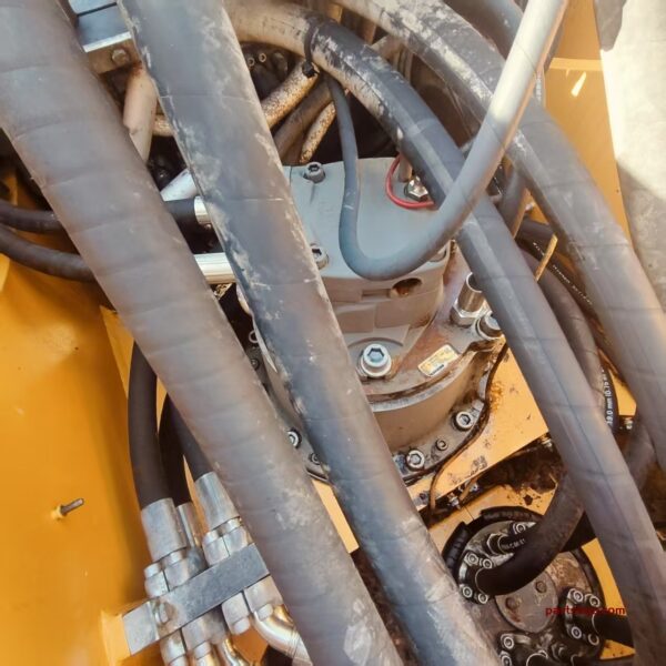 Used Liebherr R 944 C SEM Hydraulic Excavator 6900 hours - Image 3