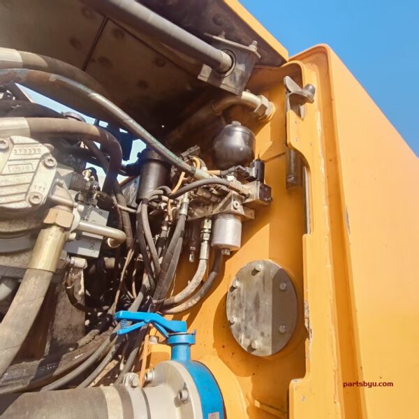 Used Liebherr R 944 C SEM Hydraulic Excavator 6900 hours - Image 2