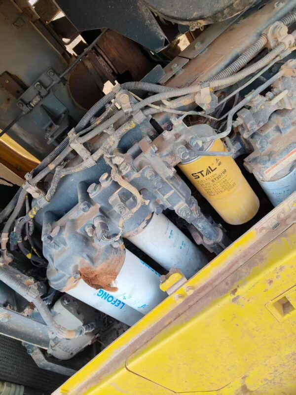 Used 2011 Komatsu D375A-5EO bulldozer - Image 5