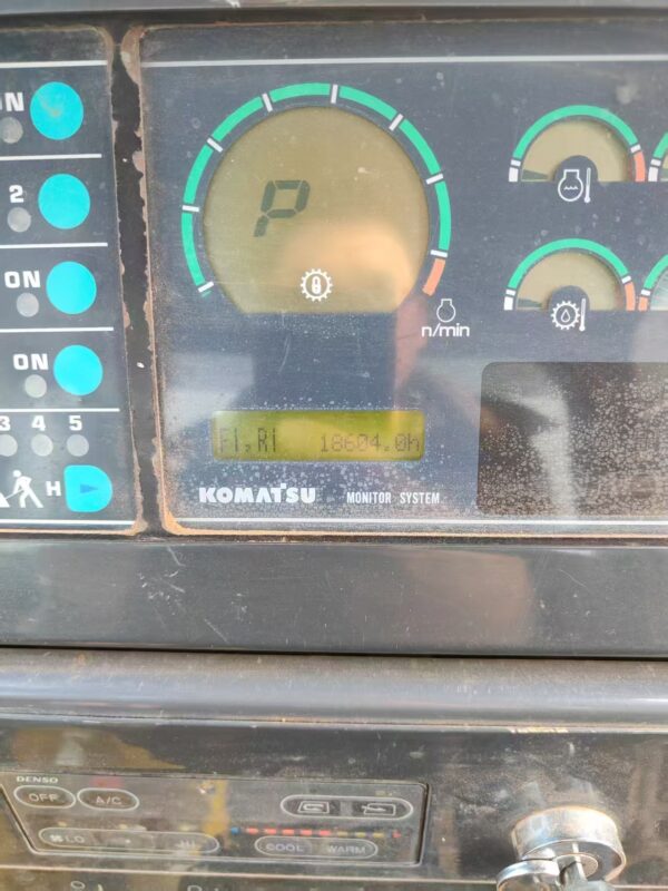 Used 2011 Komatsu D375A-5EO bulldozer - Image 8