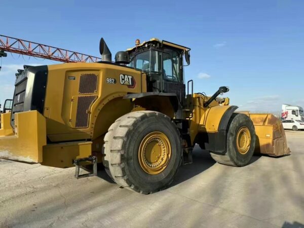 Used 2022 Caterpillar 982K loader
