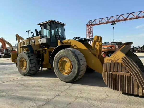 Used 2022 Caterpillar 982K loader - Image 3