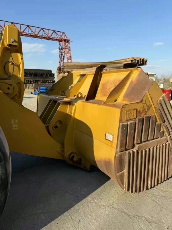 Used 2022 Caterpillar 982K loader - Image 4