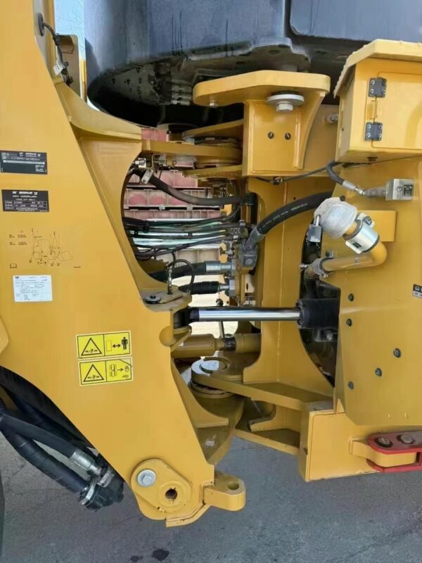 Used 2022 Caterpillar 982K loader - Image 5
