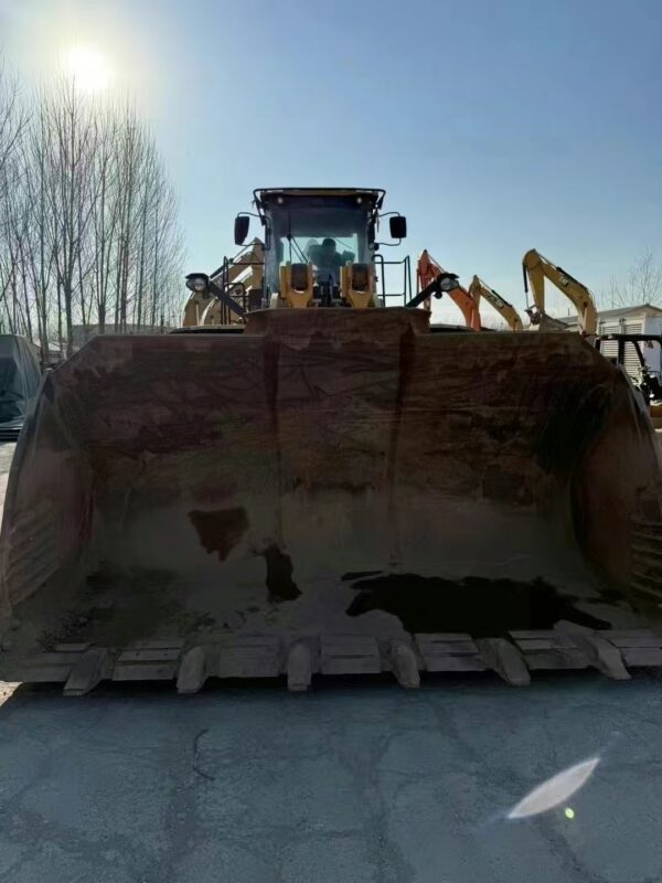 Used 2022 Caterpillar 982K loader - Image 8