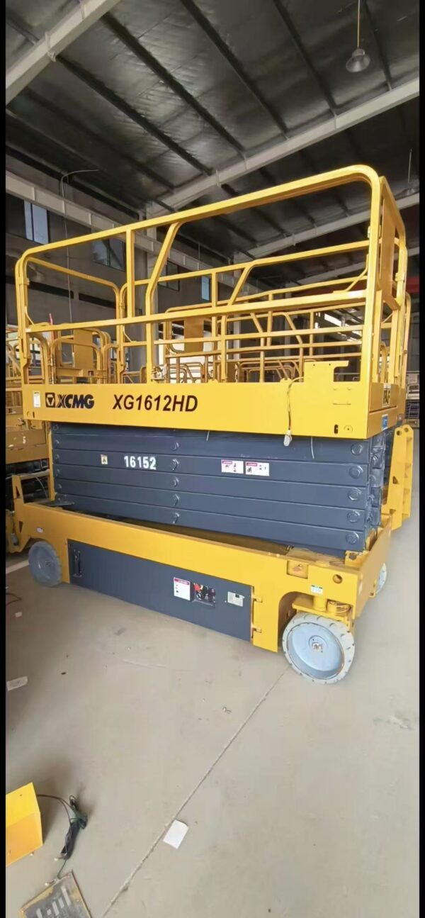 Used XCMG1612HD 2019 New battery new paint new tires