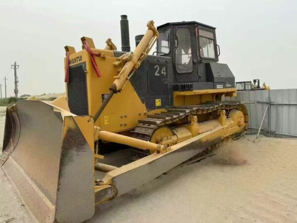 23 used Shantui SD32 bulldozers manufactured in 2020